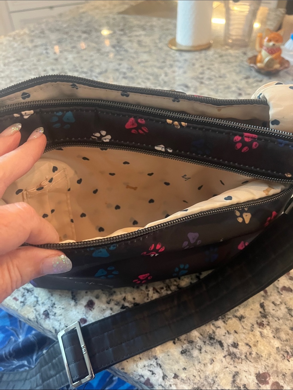 lug navy Blue Quilted Crossbody with Multicolor Paw Prints - Picture 9 of 9